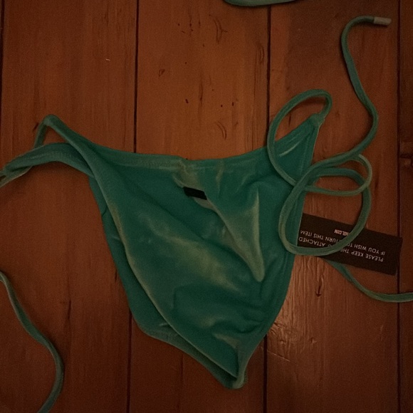 Band new Triangl bikini. - Picture 3 of 5